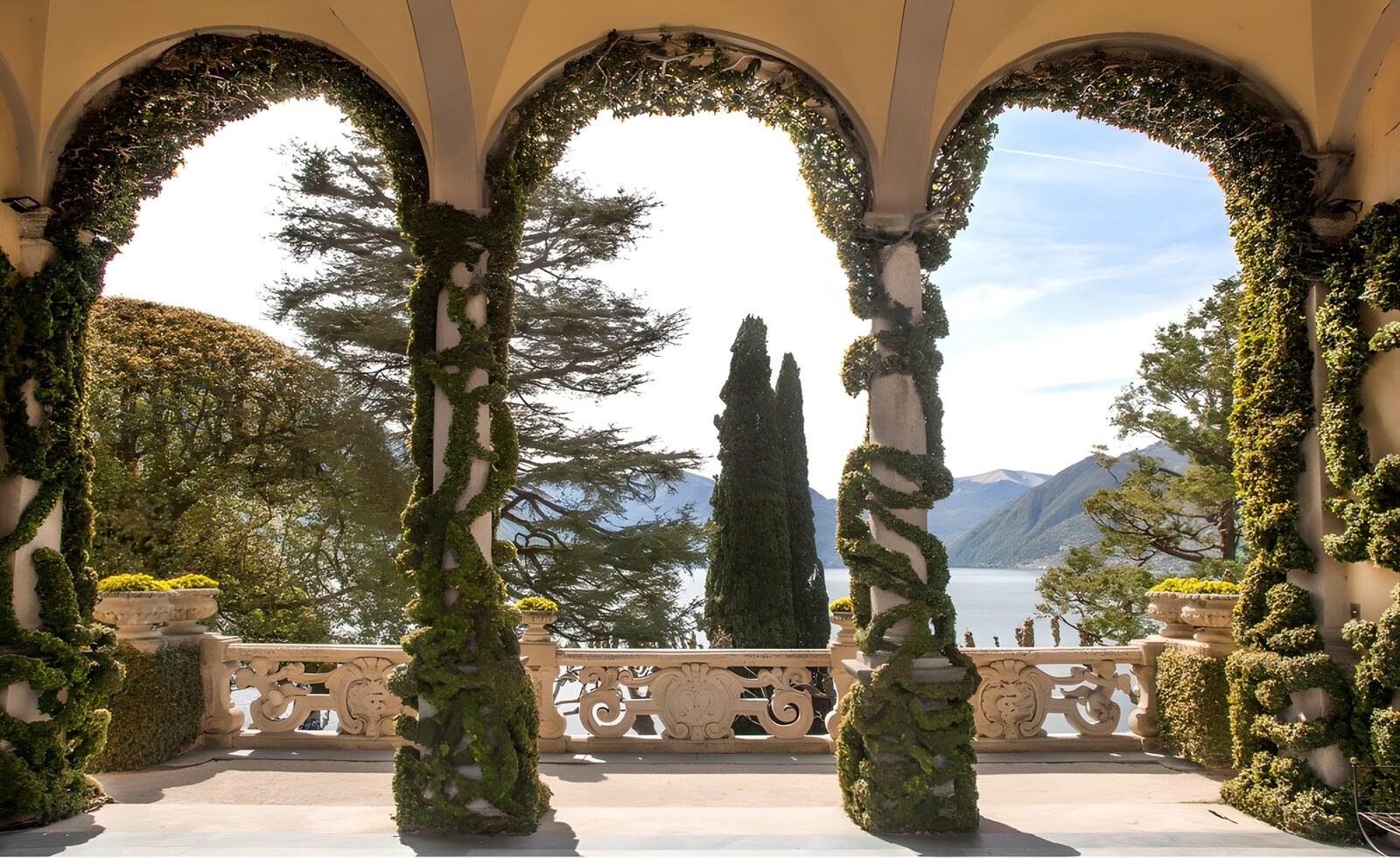OCUK58297: Serene Archway Over Lake View