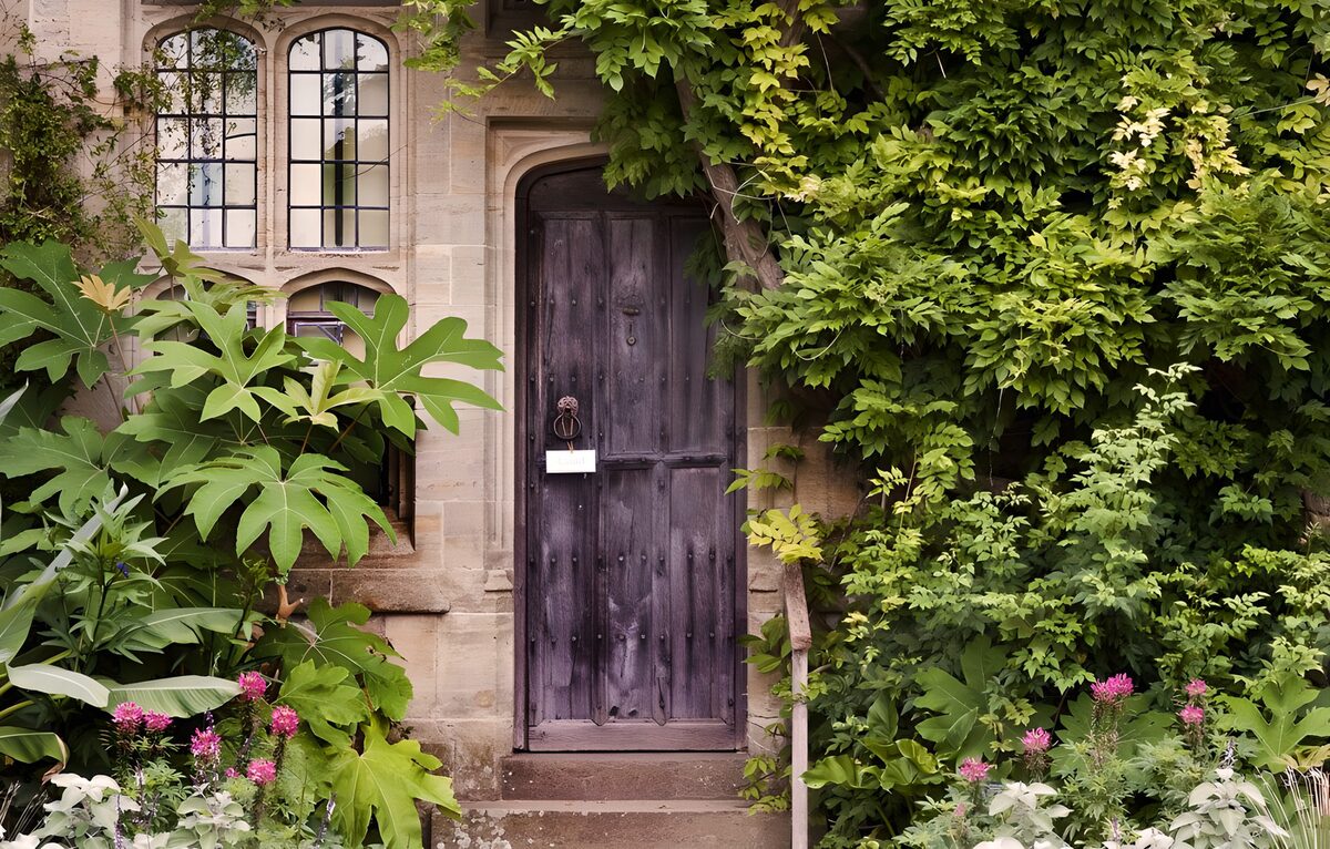 OCUK47722: Enchanted Garden Entrance