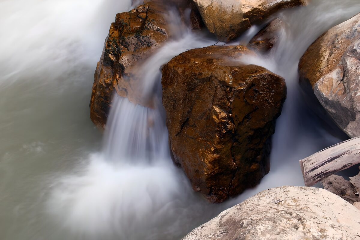 OCUK59389: Flowing Water Over Rocks