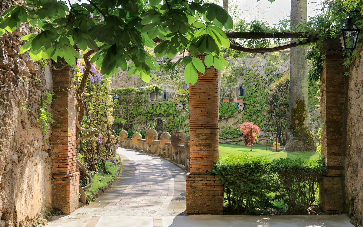 OCUK79416: Tranquil Garden Pathway