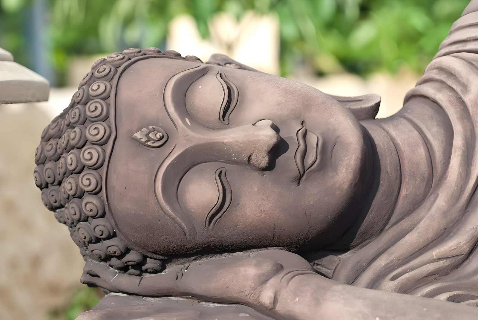 OCUK98251: Serene Buddha Sculpture in Stone