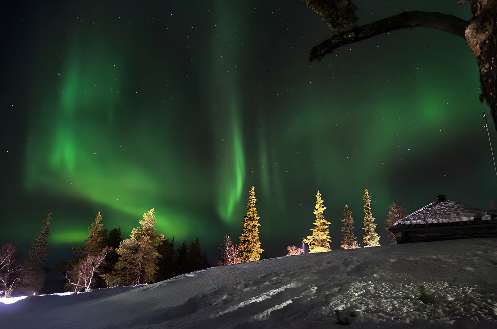 OCUK32199: Enchanting Northern Lights Display