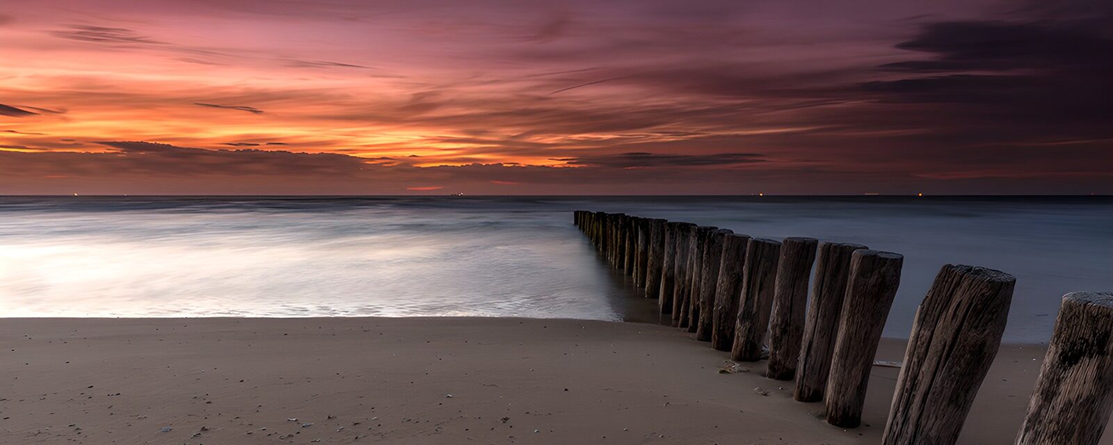 OCUK16010: Tranquil Sunset at the Shoreline