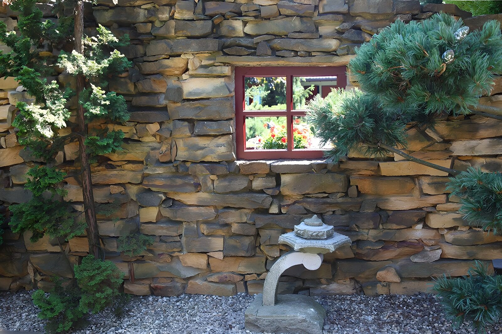 OCUK26235: Serene Garden Wall with Window View