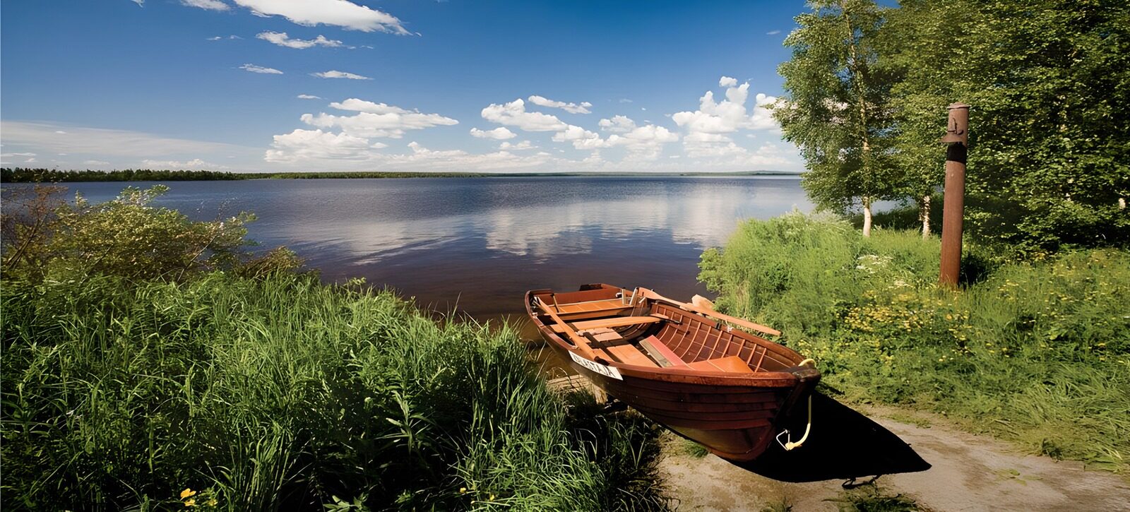 OCUK48224: Tranquil Lakeside Retreat
