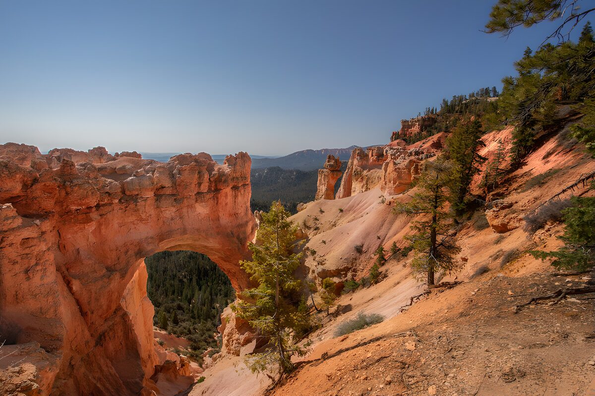 OCUK17042: Majestic Natural Arch in Bryce Canyon
