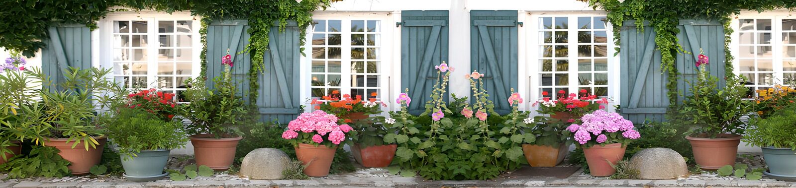 OCUK49191: Charming Flower-Decorated Cottage
