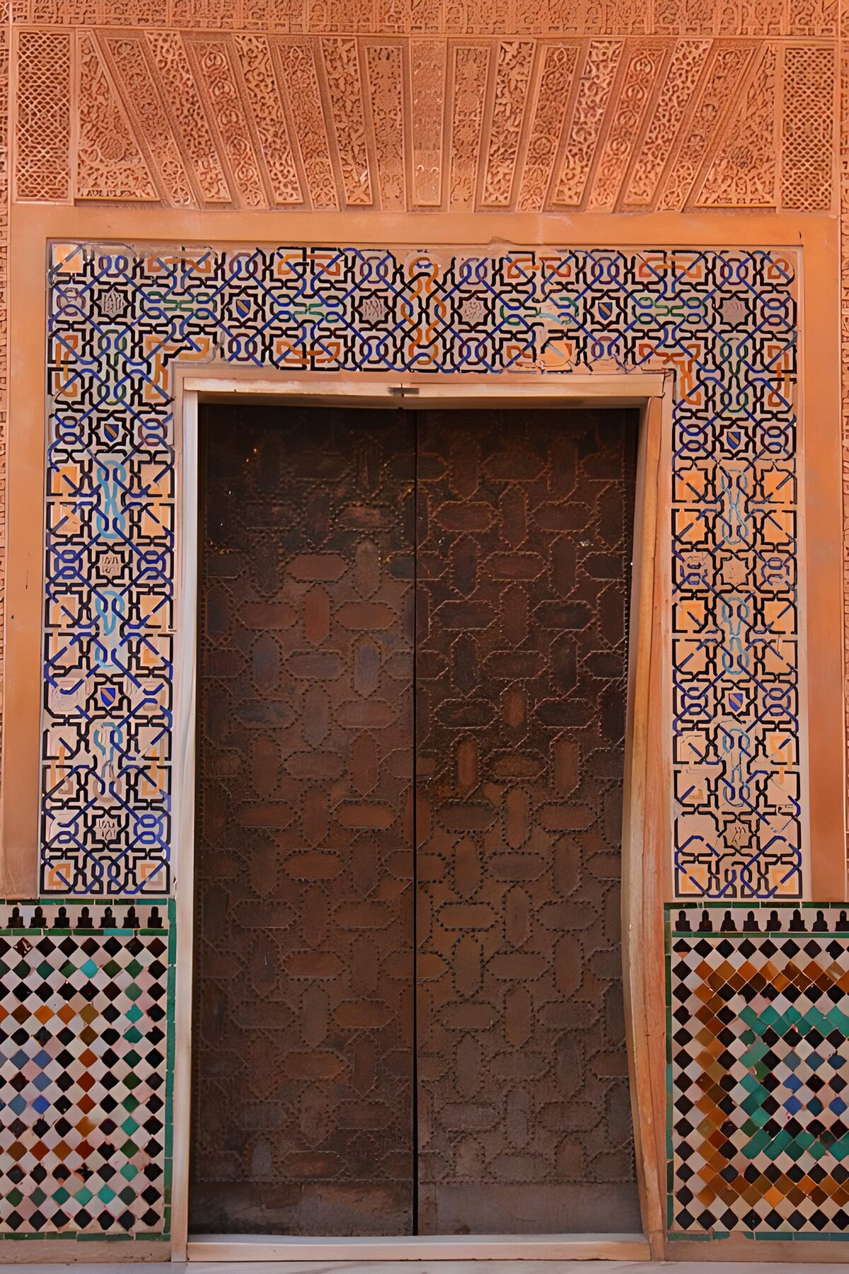 OCUK76588: Intricate Moorish Doorway Design
