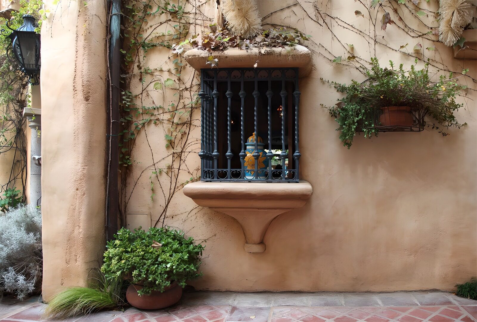 OCUK84870: Wall with pictoresque window and hanging plant version 2