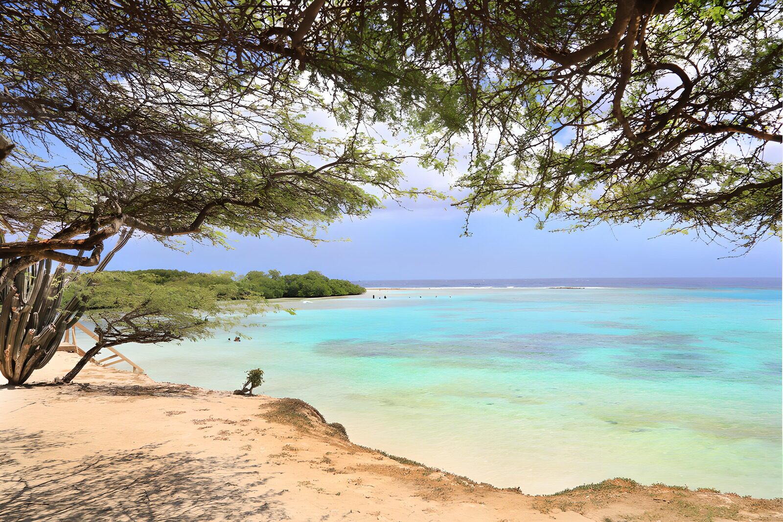OCUK92608: Tranquil Shoreline Bliss
