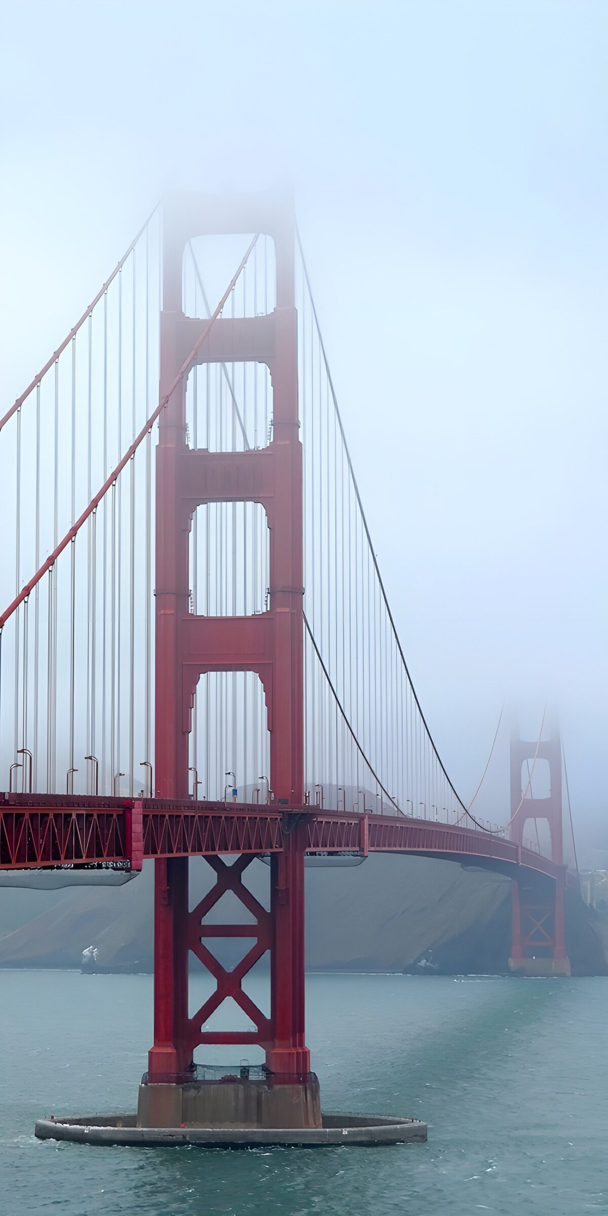 OCUK80653: Iconic Golden Gate Bridge in Fog
