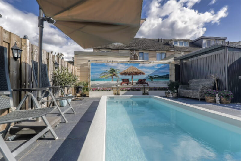 Poolside setting